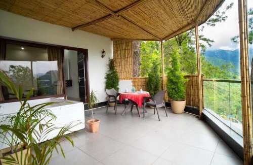 Smanora Range Hotel | The Golden Sunrise Hotel