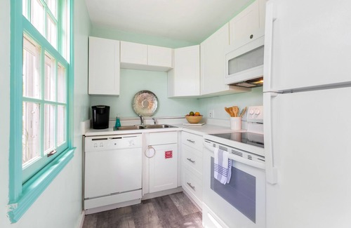 Truman Annex Condo | THE GOOD LIFE ~ Charming 2nd Floor 1 Bedroom, 1 Bath Truman Annex Condo!