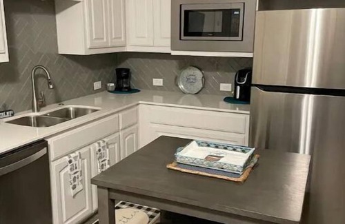 Parker County House | The Good Life - Private Suite w/Patio and Hot Tub- Your Home away from Home