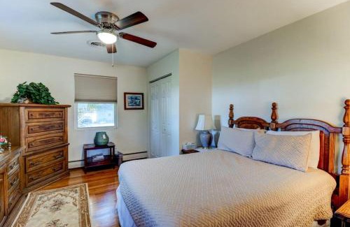 Kingston House | The Good Ole Days King Bed Pet Friendly