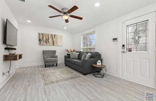 Tampa House | The Good Vibes Only Cottage