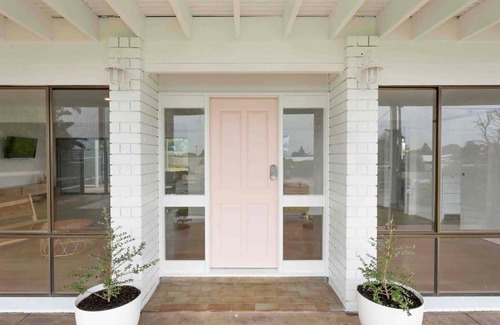 Goolwa Beach House | The Gooldives- Family and pet friendly- WIFI
