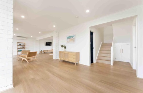 Goolwa Beach House | The Gooldives- Family and pet friendly- WIFI