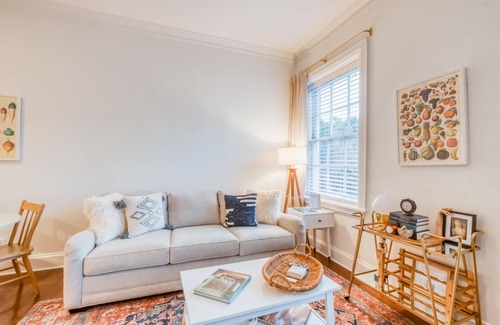 Historic District - North Apartment | The Goose Getaway