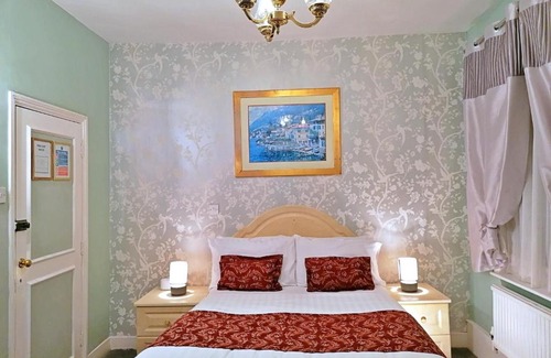 Rochester Hotel | The Gordon House Hotel