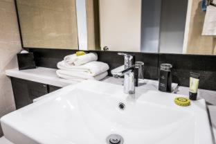 Sydney Central Business District Hotel | The Grace Hotel