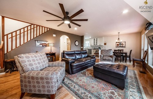 Kachina Village House | The Gracia Inn-Luxury Cabin amidst Ponderosa Pines