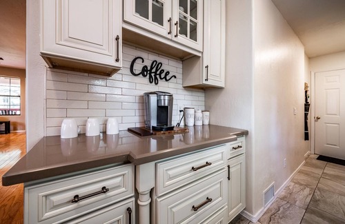 Kachina Village House | The Gracia Inn-Luxury Cabin amidst Ponderosa Pines