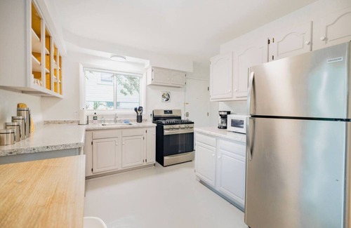 Water Hill House | The Graduate - Mid-Term Rental