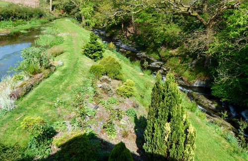 Machynlleth Cottage | THE GRANARY, family friendly, with open fire in Machynlleth