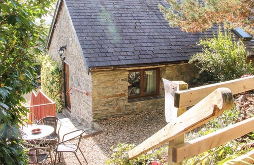 Hyssington Cottage | THE GRANARY, pet friendly, character holiday cottage in Hyssington