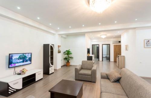mtatsminda Apartment | The Grand Apartment l