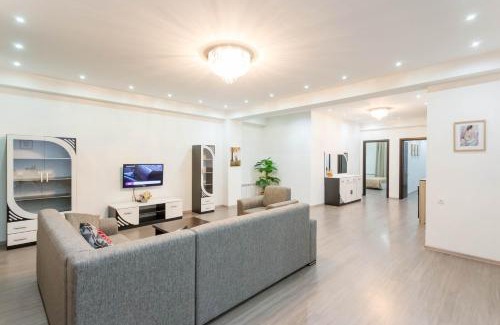 mtatsminda Apartment | The Grand Apartment l