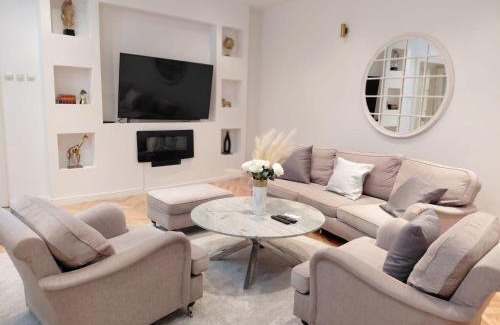 Old Town Apartment | The Grand Central Apartment