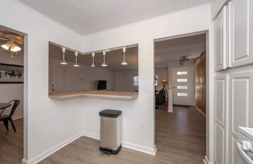 Ludlow Apartment | The Grand Elm Suite 2 Sleeps 6