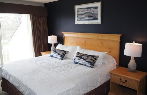 Acme House | The Grand Getaway - Gorgeous And Great Location!