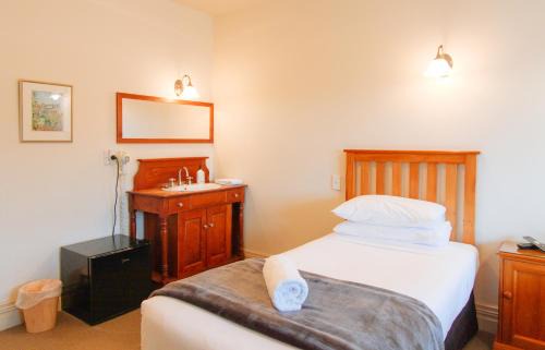 Akaroa Hotel | The Grand Hotel & Bar - Akaroa