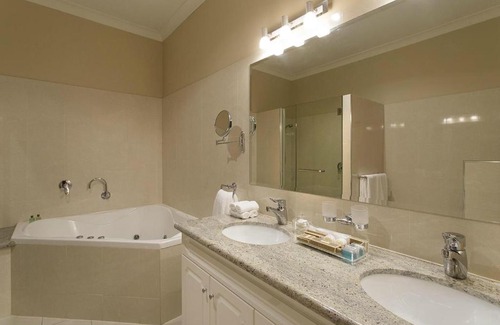 Launceston CBD Hotel | The Grand Hotel Launceston (Formerly Clarion Hotel)