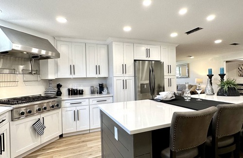 Jacksonville Beach House | ✨💫The GRAND LUX POOL & BEACH RESORT LARGE enough for 2-3 Families!