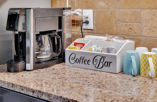 Saratoga Springs Apartment | The Grand Mare Jim Dandy | Luxury Suite | Sleeps 6