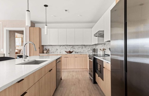 Sobro Condo | The Grand Social: Designer Condo close to Gulch w/pool