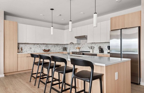 Sobro Condo | The Grand Social: Designer Condo close to Gulch w/pool