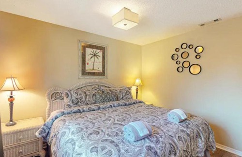 Eureka Springs Historic District Apartment | The Grand Suite - Tradewinds