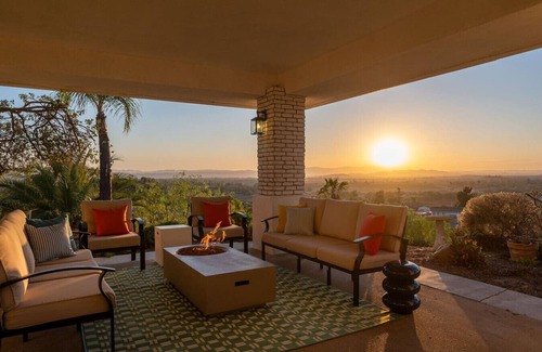Temecula Apartment | The Grape Escape: Panoramic Views In Wine Country
