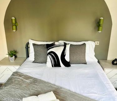 Southfields Apartment | The Gray House - NO 76 - Boutique Stay Experience