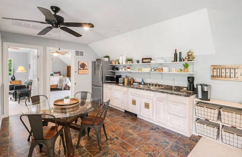 Monroe Bed & Breakfast | The Grayson Extended Stays Family & Pet-Friendly