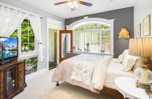 Monroe Bed & Breakfast | The Grayson Extended Stays Family & Pet-Friendly