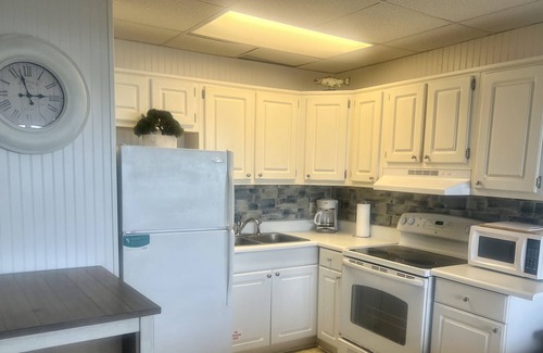 Panama City Beach Apartment | "The Great 108" Beach Front Cabana Level Condo.