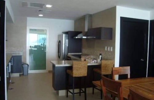 Ixtapa Condo | The Great Escape - Ixtapa - Penthouse Suite - with Private on Deck Pool