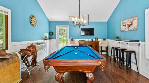 Albrightsville House | The Great Escape by AvantStay Game Room Hot Tub