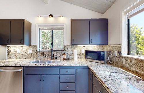 Sea Ranch House | The Great Escape | Luxe Sea Ranch home with hot tub, ocean view & yoga space