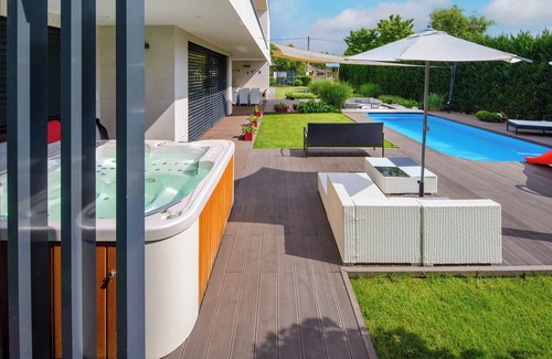 District XVI Villa | The Great Gatsbyn