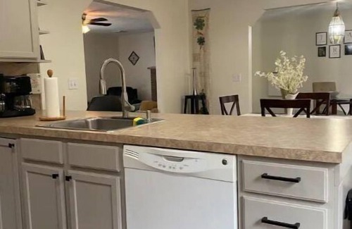 Pocono Summit House | The Great Pocono Escape! Spacious, great for families, and small groups!