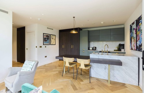 West Hampstead Apartment | The Green Balcony Flat in West Hampstead