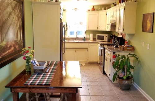 Lawrenceburg Cabin | The Green Cabin-on-The Bourbon Trail