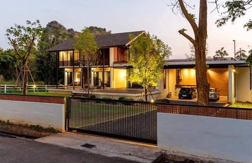 Phaya Yen House | The green canopy estate