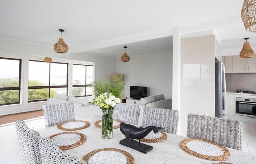 Gerroa House | The Green Dragon, Amazing Views, Ocean Front Reserve