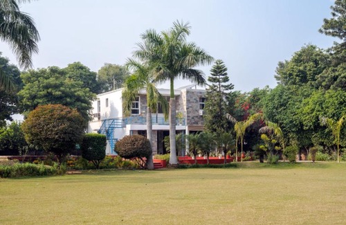 Gurugram House | The green farmhouse