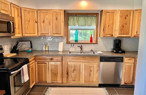 Lansing House | THE GREEN HOUSE - New River Gorge National Park