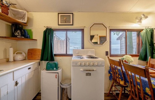 Leamington Cabin | The Green Jelly Bean · Lakefront Tiny Home Cabin on the Beach