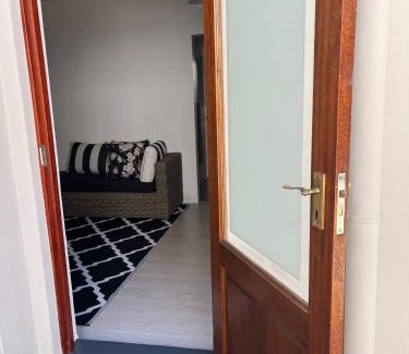 Northcliff Apartment | The Green Room on Leo Epstein