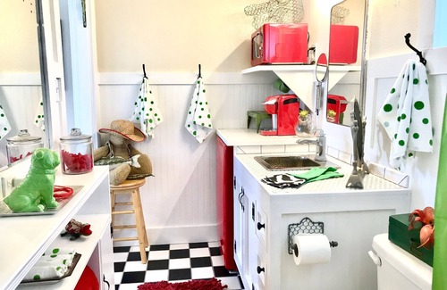 Oak Park Apartment | The Green Room