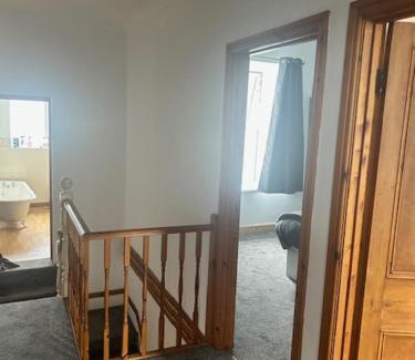 Llanelli Bed & Breakfast | The Greenfield Inn Guest House