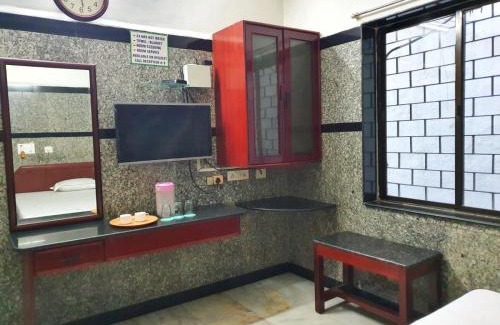 Periamet Cabin | THE GREENS - Near Chennai Central Railway Station