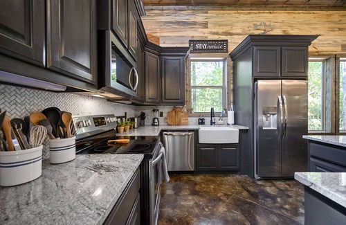 Pickens Cabin | The Grey Escape - Cozy Farmhouse w/ 3 King Suites + Loft Near ATV/UTV Trails