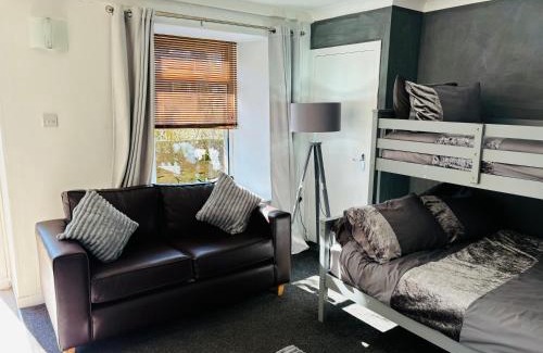 Alyth Apartment | The grey getaway